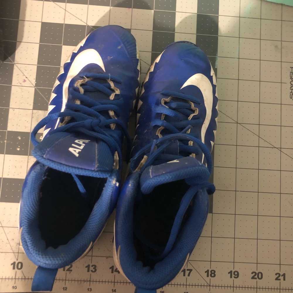 Football cleats